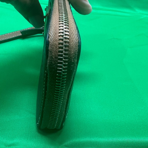 Dooney & Bourke blue pebble leather Wristlet Wallet - Picture 10 of 13